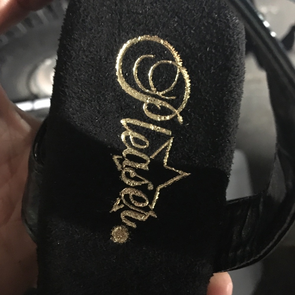 High heals - Picture 3 of 3